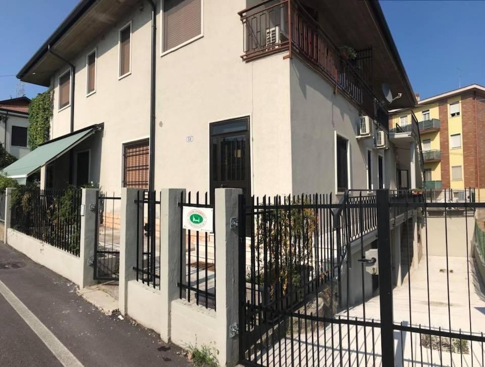 Appartamento Affitti Brevi Verona Colors/G.B. Rossi Friendly Zewnętrze zdjęcie